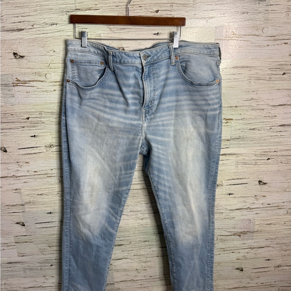 American Eagle Outfitters Light Blue Men's Relaxed Jeans athletic fit size 40